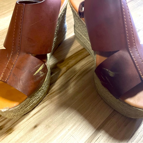 These are a lovely pair of new wedges by Anna. - Picture 5 of 5